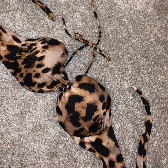 Victorias Secret Cheetah Print Bikini Top size 36B - Picture 3 of 6